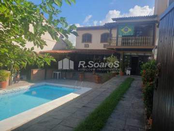 OPORTUNIDADE! - Casa em condomínio fechado, com 348 m2, com cinco quartos sendo duas suítes, no Pechincha, Rua Retiro dos Artistas - VVCN50015