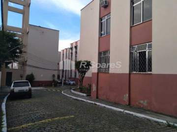OPORTUNIDADE! - Apartamento com três quartos, em Cascadura, Av. Ernani Cardoso. - VVAP30325
