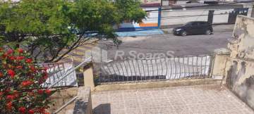 OPORTUNIDADE! - Casa com dois quartos, em Vila Valqueire, rua das Rosas. - VVCA20302