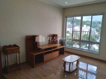 Apartamento com três quartos sendo um suíte, em Vila Valqueire, rua das Tulipas. - VVAP30335
