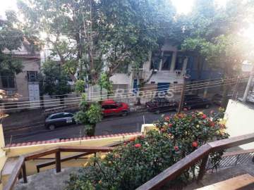 Casa triplex com vaga, à venda no bairro do Estacio - BRCA50004