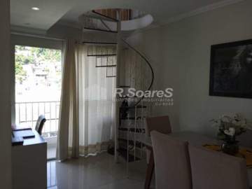OPORTUNIDADE! - Cobertura de dois quartos 1 suíte e garagem, na Avenida Ernani Cardoso, Cascadura. - VVCO20029