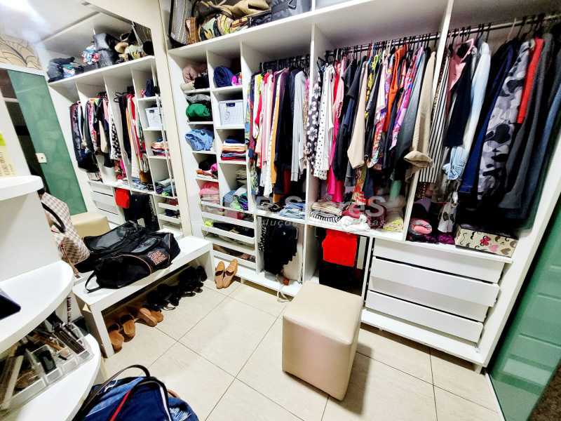 CLOSET SUITE MASTER - 12