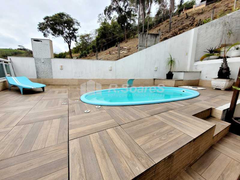 PISCINA 3 - 8