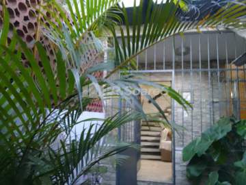 Casa com 02 quartos, rua Cândido Benício. - VVCA20337