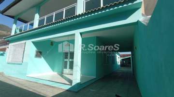 Casa com quatro quartos sendo um suíte, na rua Dirceu em Jardim Sulacap. - VVCA40103