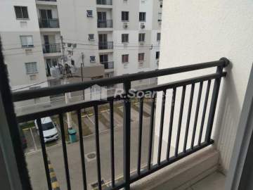 Apartamento vazio com 02 quartos, Taquara, na estrada dos Teixeiras. - VVAP21260