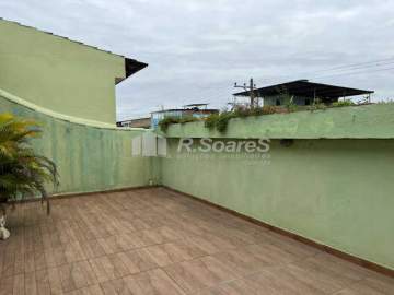 Imperdível - Casa com 02 quartos sendo 01 suíte e garagem em Bento Ribeiro. - VVCA30310