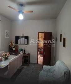 Casa com 02 quartos, em Bento Ribeiro, rua Caiena. - VVCA20354