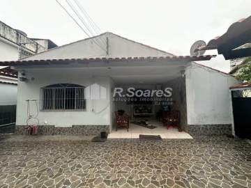 Casas, com 03 quartos sendo 01 suíte, 1462m2, em Praça Seca, rua Capitão Menezes. - VVCA30317