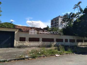 Casas, com 03 quartos sendo 01 suíte, 1462m2, em Praça Seca, rua Capitão Menezes. - VVCA30317