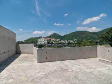 Casa com 04 quartos, em Jardim sulacap, Av. Carlos Pontes. - VVCN40072