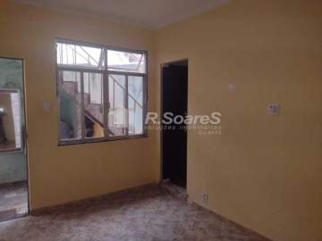 Casa tipo apartamento vazia, térra, com 02 quartos, em Oswaldo Cruz, rua Quiroâ. - VVCA20372