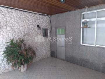 AGENDE SUA VISITA! - Casa de vila com 04 quartos, sendo 01 suíte, em Vila Valqueire, rua Capitão Menezes. - VVCV40014