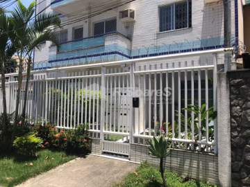 Apartamento com 02 quartos, sendo 01 suíte, em Praça Seca, rua Pereira Frazão. - VVAP21347