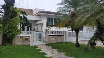 OPORTUNIDADE! - Casa em condomínio, com 04 quartos sendo 02 suítes, na Barra da Tijuca, rua Zeno Zani. - VVCN40076