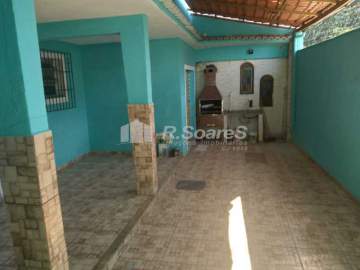 AGENDE SUA VISITA! - Casa linear vazia com 02 suítes, garagem no centro de Realengo. - VVCA20392