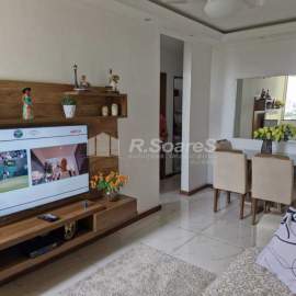 Apartamento com 2 quartos, em Vila Valqueire, rua Quiririm. - VVAP10159