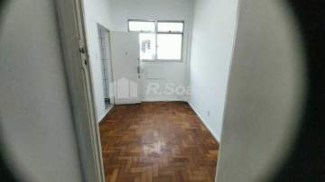 Ótima localização - Sala à venda/locação em Copacabana em prédio misto portaria 24hs - BRSL00024