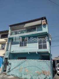 Prédio com 03 apartamentos, cada um com 03 quartos, em Bento Ribeiro, Estrada Henrique de Melo. - VVAP21422