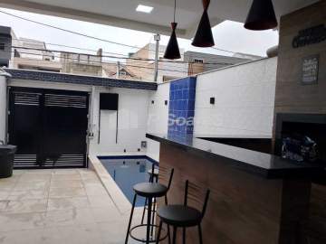 AGENDE SUA VISITA! - Casa com três quartos sendo duas suítes, na Avenida Carlos Pontes, em Jardim Sulacap. - VVCN30235