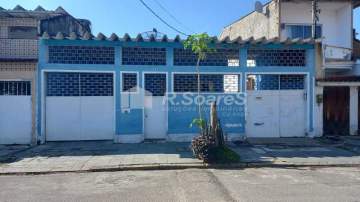 OPORTUNIDADE! - Casa de três quartos na rua Joinville em Padre Miguel. - VVCA30349