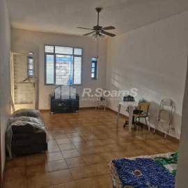 OPORTUNIDADE! - Casa de três quartos na rua Joinville em Padre Miguel. - VVCA30349