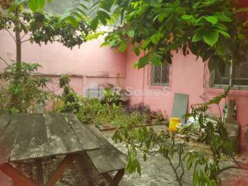 Local tradicional - Casa com 03 quartos, 1 suíte, garagem para 4 carros na rua Olimpio de Azevedo, Campinho Rj. - VVCA30356