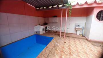 AGENDE SUA VISITA! - Casa vazia com três quartos sendo 01 suíte, na Rua Expedito Ribeiro dos Santos em Bangu. - VVCA30375