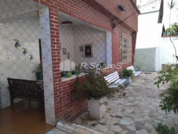 LOCAL EXCELENTE - Casa com 02 quartos em Campinho, Rua Teles. - VVCA20428