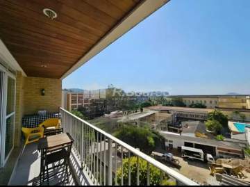 AGENDE SUA VISITA! - Linda vista para o Pão de Açúcar, apartamento com varandão, três quartos sendo uma suíte, dependência completo e uma vaga de garagem. - BRAP30351