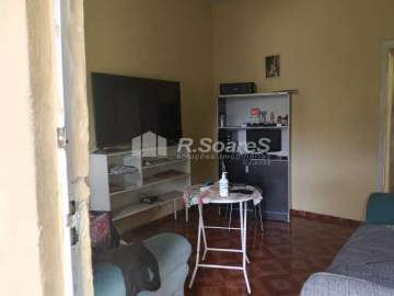 Casa de dois quartos, com 81 m2 na rua Tabelião Luiz Guaraná em Realengo. - VVCA20436