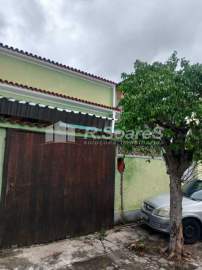 Casa de dois quartos, com 81 m2 na rua Tabelião Luiz Guaraná em Realengo. - VVCA20436