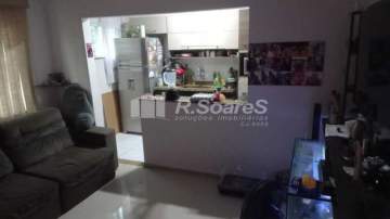 Casa em condomínio com 2 quartos e garagem, em Bento Ribeiro. - VVCN20195 Casa em condomínio com 2 quartos e garagem, em Bento Ribeiro. - VVCN20195