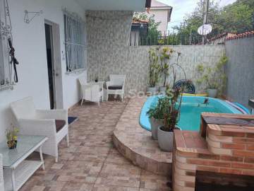 AGENDE SUA VISITA! - Casa com 2 quartos e garagem pafra 3 carros em Campinho, rua Anália Franco. - VVCA20440