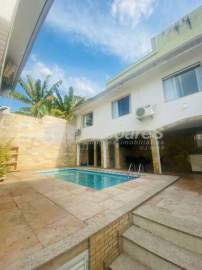 OPORTUNIDADE! - Casa luxuosa com 4 quartos, sendo 2 suítes, em Vila Valqueire, condomínio Nova Valqueire. - VVCA40132