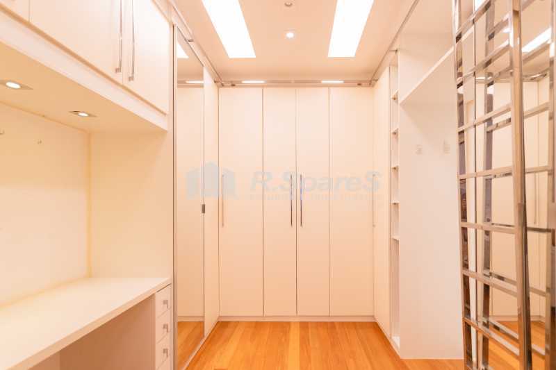 CLOSET - 18
