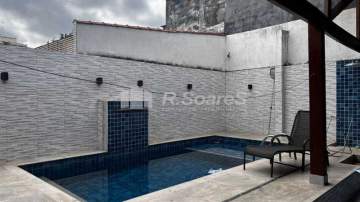 Luxo e Conforto - Casa linear com 214 m2 em Vila Valqueire, rua da Rosas. - VVCA30405