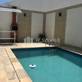 OPORTUNIDADE! - Casa luxuosa com 3 quaqrtos sendo 2 suítes, em Padre Miguel. - VVCA30406