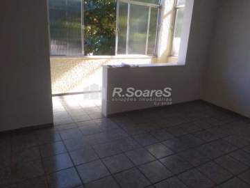 CLIQUE E CONFIRA! - Apartamento vazio com 2 quartos e garagem, em Marechal Hermes. - VVAP21611