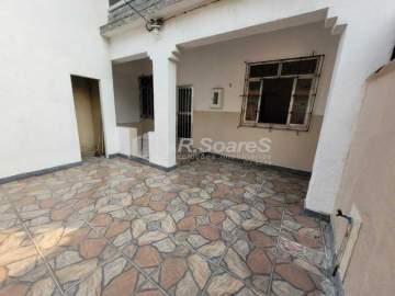 OPORTUNIDADE! - Casa, com 2 quartos em Bento Ribeiro. próximo a Praça do Valqueire - VVCA20454
