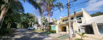 AGENDE SUA VISITA! - Casa luxuosa com 3 quartos e suíte, jardim arborizado, em Vila Valqueire, no condomínio Vale das Acácias. - VVCN40088