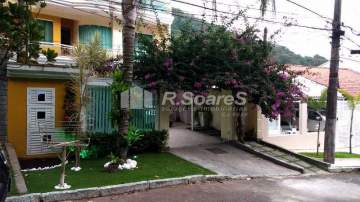 AGENDE SUA VISITA! - Casa luxuosa com 3 quartos e suíte, jardim arborizado, em Vila Valqueire, no condomínio Vale das Acácias. - VVCN40088