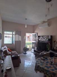 OPORTUNIDADE! - Casa em condomínio com 3 quartos, terraço com churrasqueira, na rua Cataguases em Oswaldo Cruz. - VVCN30265