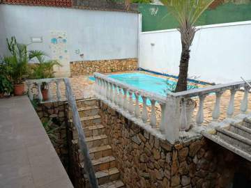 Casa independente - Casa com 5 quartos sendo 1 suíte em Vila Valqueire, ruas das Hortências. - VVCA50039