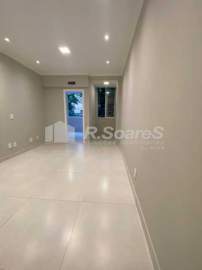 OPORTUNIDADE! - Maravilhoso apartamento em Copacabana, totalmente reformado, próximo ao metrô e praia! - BRAP10232