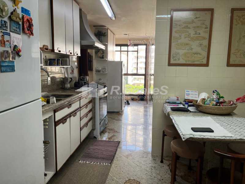 3f954411-5757-4bd5-9b6b-da65f7 - 11