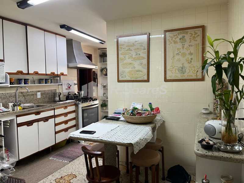 bf307acd-2cc8-4ae4-8afc-4e6657 - 12