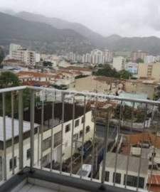 AGENDE SUA VISITA! - Apartamento com 2 quartos, varanda, rua Hermengarda - Méier. - VVAP21657