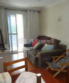 Melhor do bairro - Apartamento com 2 quartos, varanda, rua Hermengarda - Méier. - VVAP21657